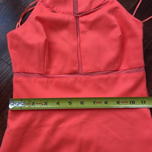 High neck Salmon Guess dress - Picture 4 of 10